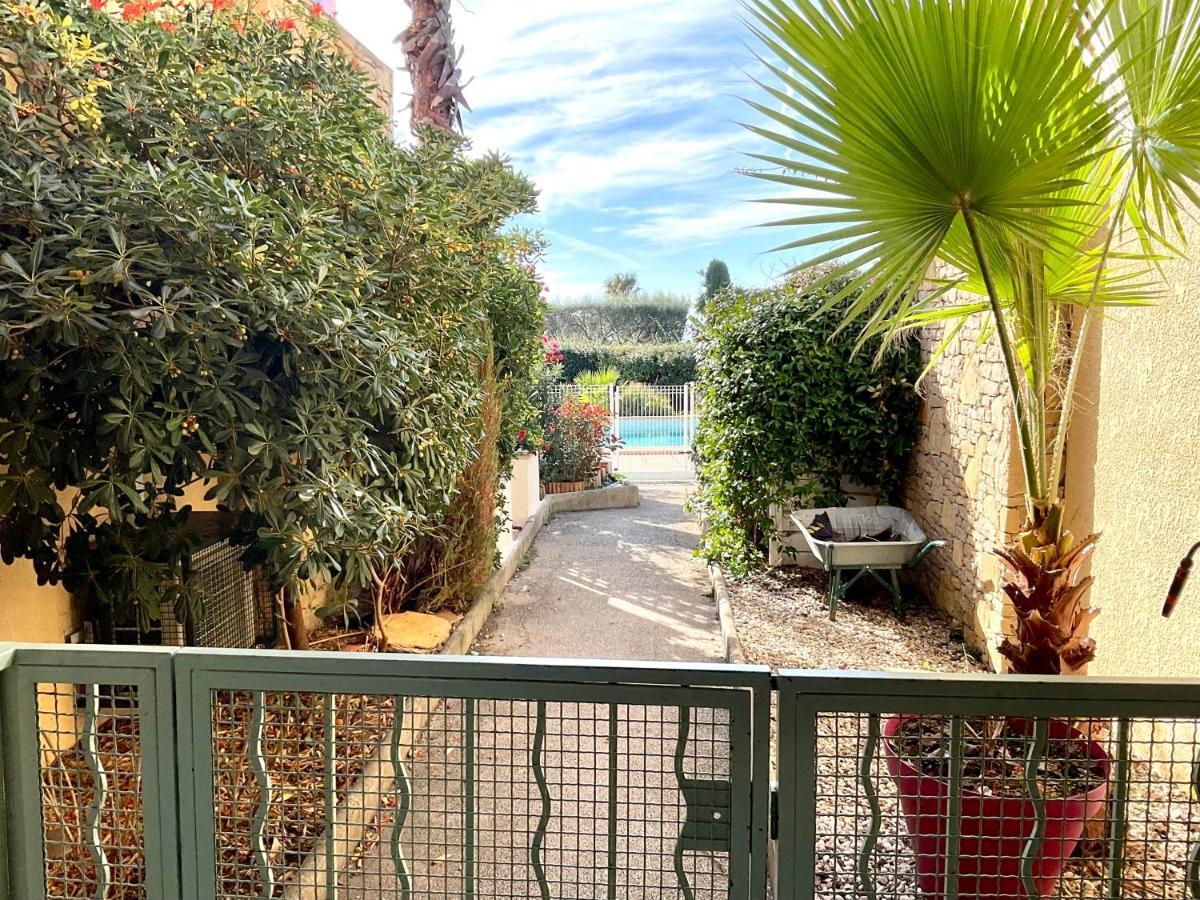 Appartement Sanary Vue Mer Au Calme Exterior foto