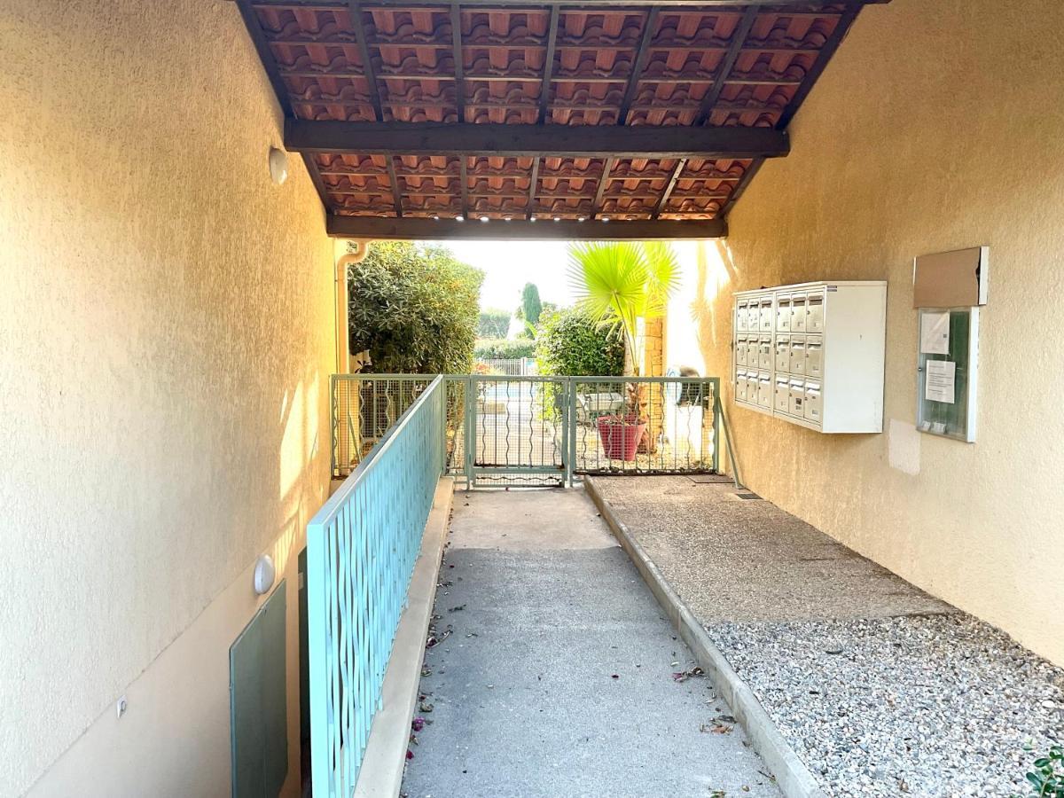 Appartement Sanary Vue Mer Au Calme Exterior foto